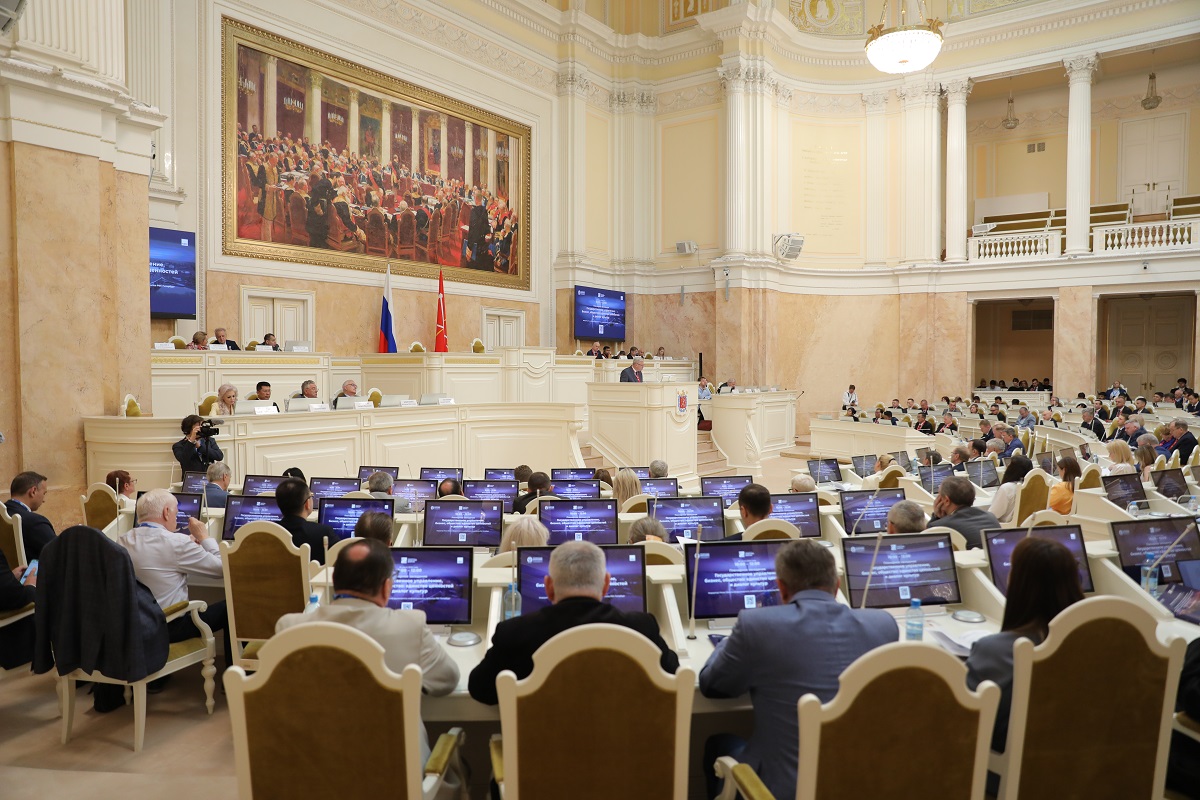 Президентская академия провела X Международный Невский форум