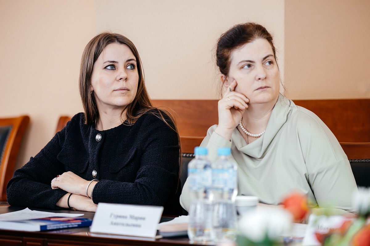 В Президентской академии обсудили государственные меры поддержки рождаемости