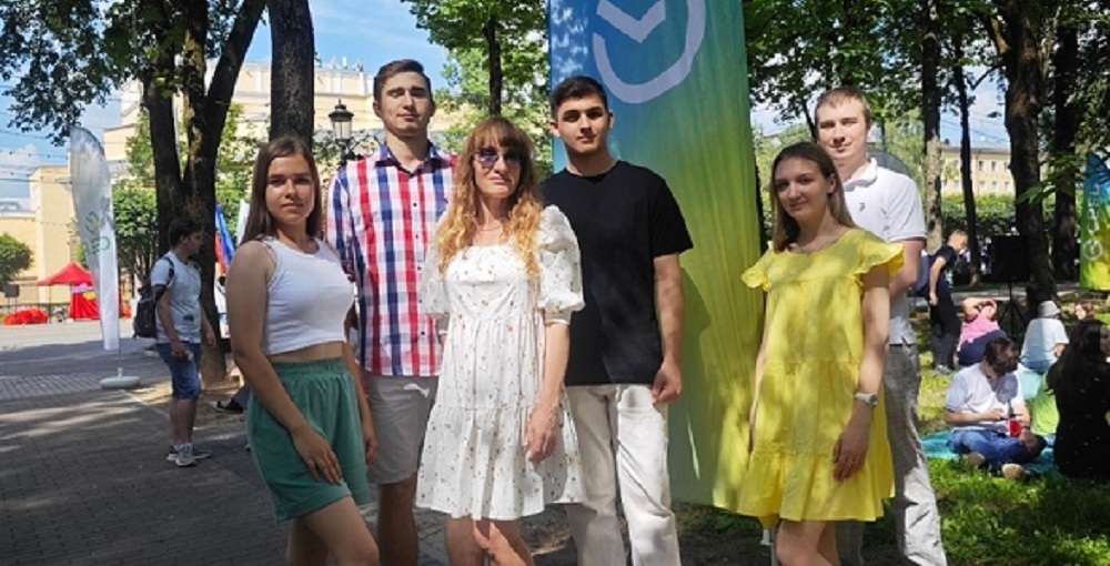 В Смоленске студенты Президентской приняли участие в интеллектуальном квизе