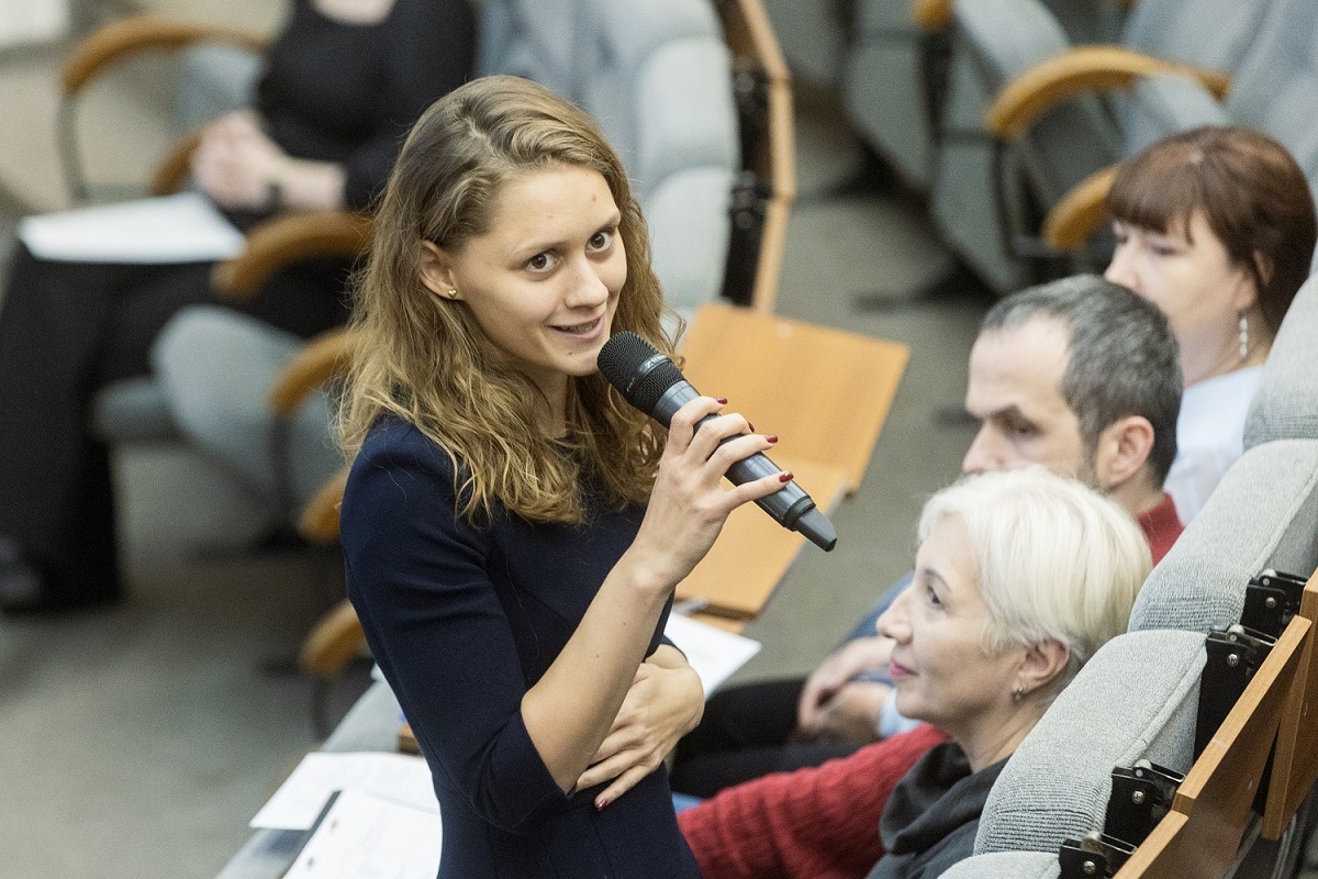 Академия провела научный поединок между студентами ведущих вузов 