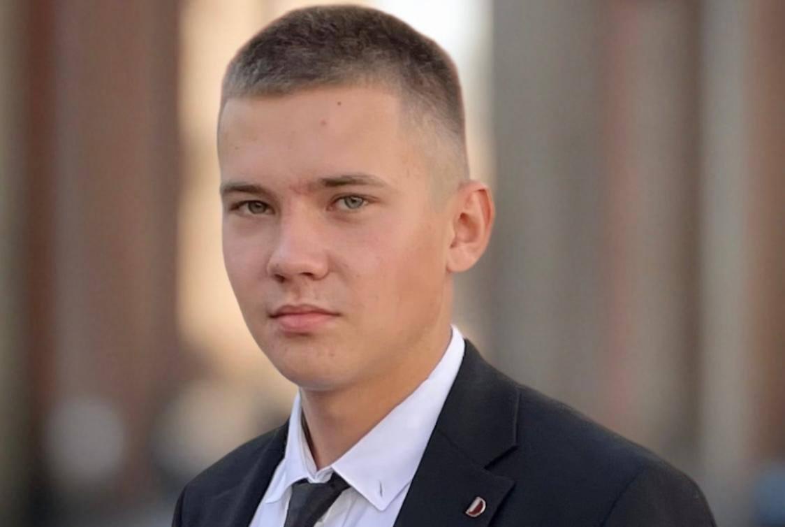 Первокурсник Факультета финансов автоматизировал сборку заказов на маркетплейсах и выиграл миллион рублей