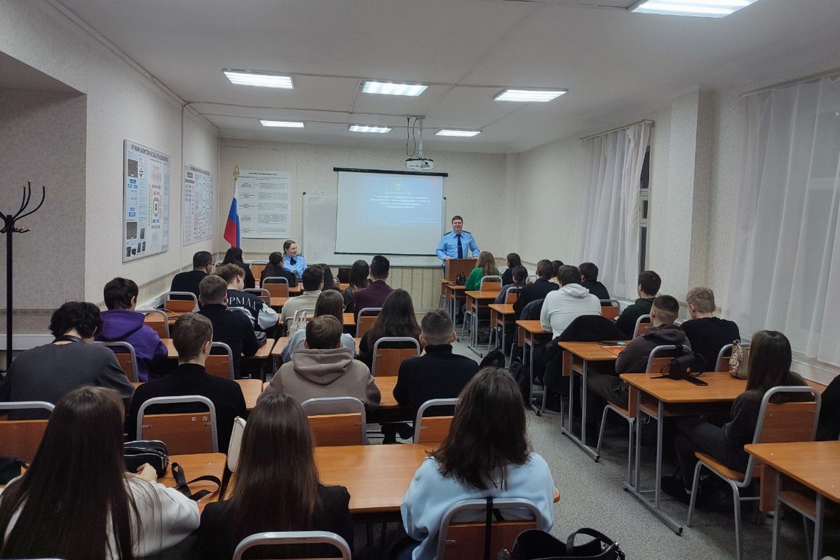 Обсуждение охраны окружающей среды с представителями прокуратуры